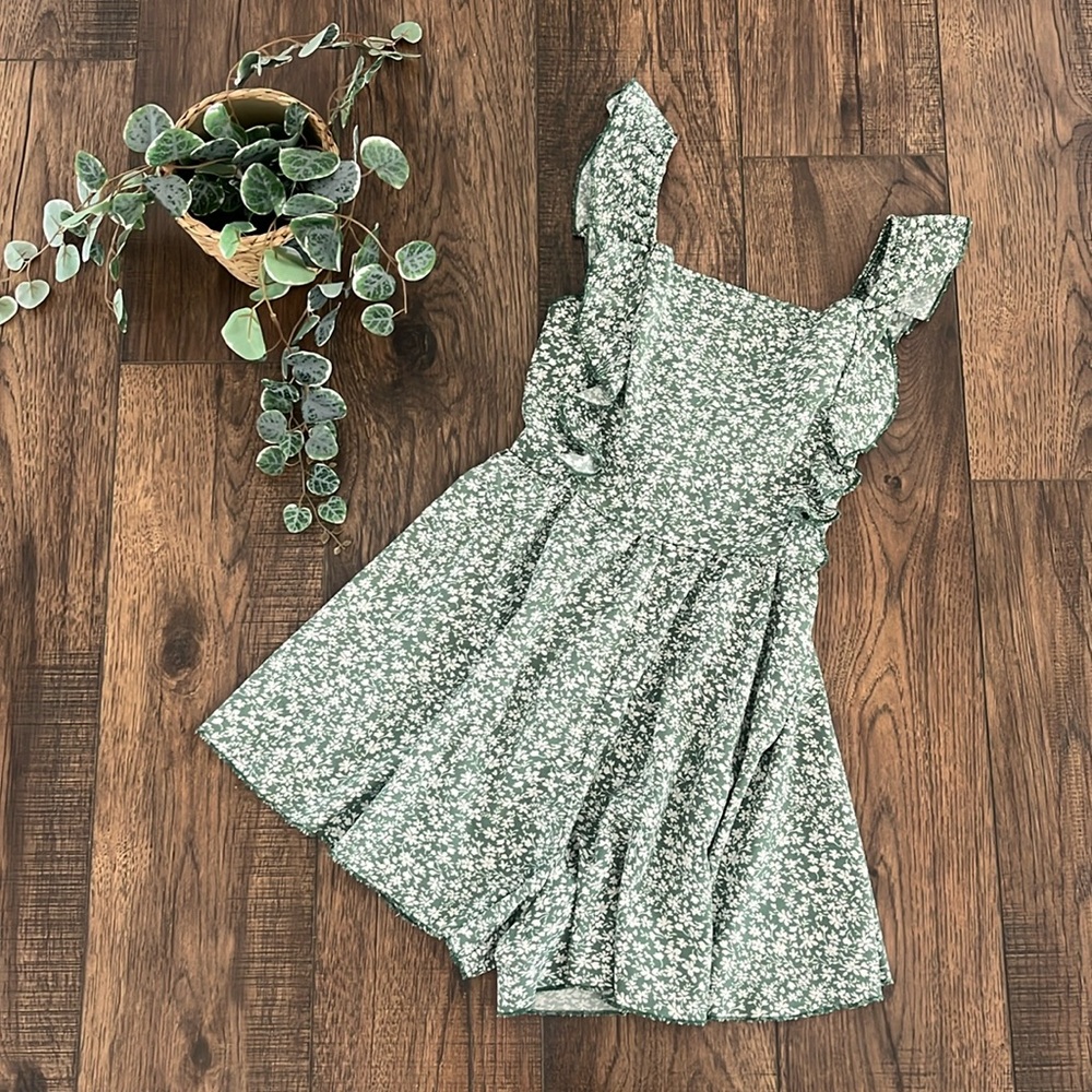SHEIN Frenchy Ditsy Floral Knot Back Square Neck Romper in Mint Green